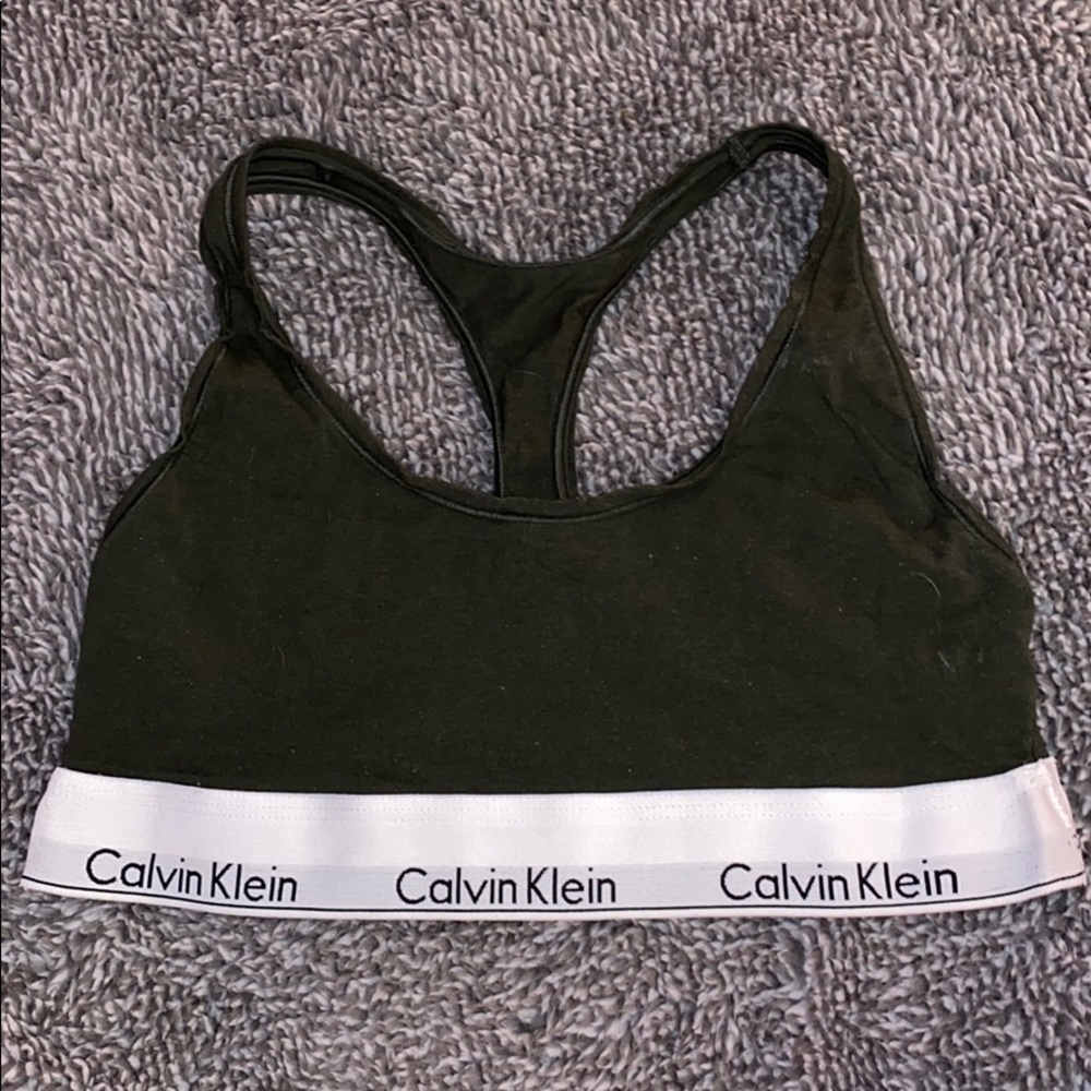 Sports bra